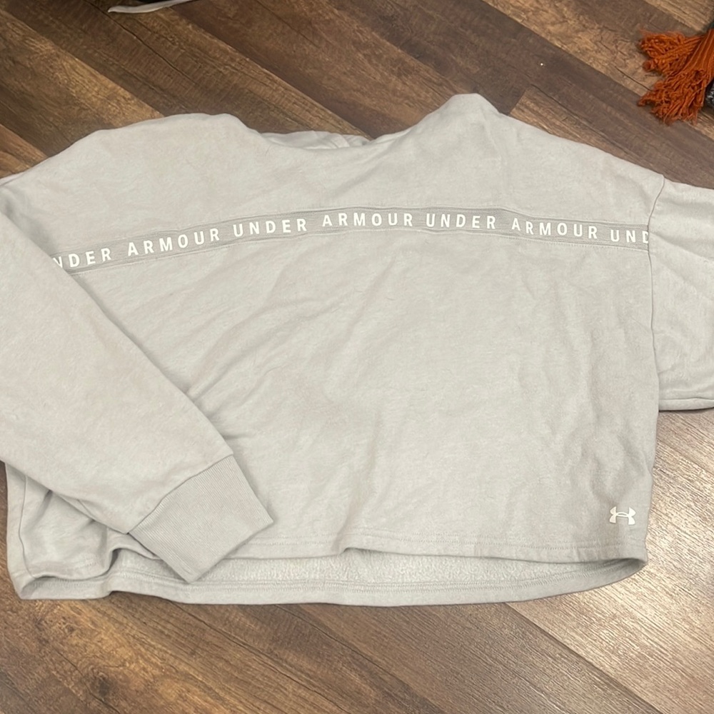 size: small grey, under armour crop top